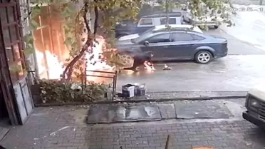 Tosya'daki Oto Tamirhanesinde Yangın: İki Kişi Son Anda Kurtuldu