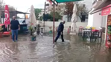 İzmir'de Sağanak Yağış Su Baskınlarına Neden Oldu