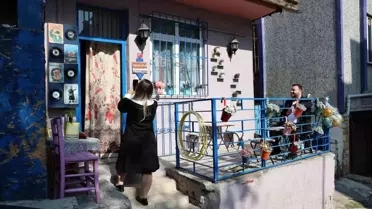 Nostalji Dolu Bir Yolculuk: 90'lar Evi