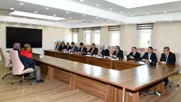 Vali Çiçek, Halk Günü'nde Vatandaşların Taleplerini Dinledi