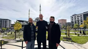 Amerikalı Seyyah Yüksekova'da