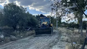 Denizli'de Mahalleli Yolu Kendi İmkanlarıyla Düzeltti