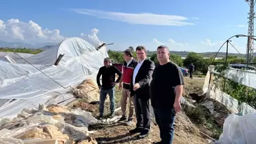 Antalya'da Fırtına Seralara Zarar Verdi