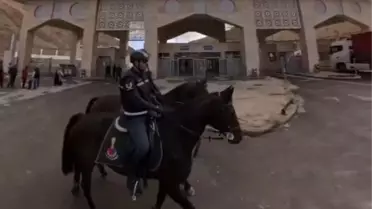 Atlı Jandarma'dan Kapıköy'de Güvenlik Devriyesi