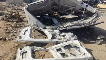 İsrail, Gazze'deki Ambulansı Vurdu