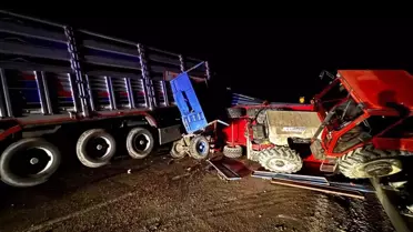 Kırklareli'de Tır ile Traktör Çarpıştı
