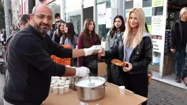 Sivas'ta Öğrencilere Sıcak Süt İkramı