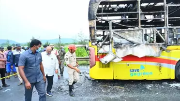 Hindistan'da otobüs yangınında 20 kişi hayatını kaybetti