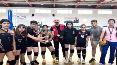Köşk'te Voleybol Turnuvası Şampiyonu Ayla Vural Anadolu Lisesi