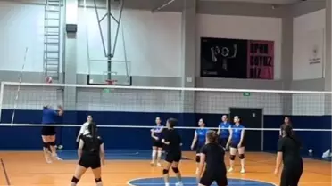 Cumhuriyet Kupası Voleybol Yarışması Heyecanı