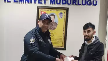 Duyarlı Vatandaş ATMe Bulduğu Parayı Teslim Etti
