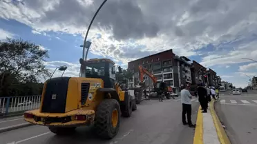 Derince'de TIR Kaza Yapıp Silindir Devrildi