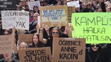 Öğrenciler Kadına Şiddete Karşı Yürüdü