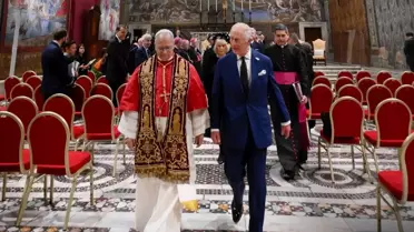 Vatikan'da 5 asır sonra bir ilk! İngiliz Kralı, Papa ile dua etti