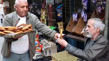 Simit tezgahından memur masasına
