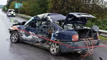 Hendek'te Kaza: 1 Ölü, 2 Yaralı