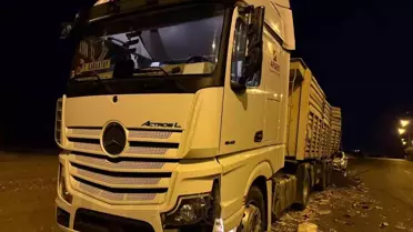 Batman'da Tır-Otomobil Kazası: 2 Yaralı