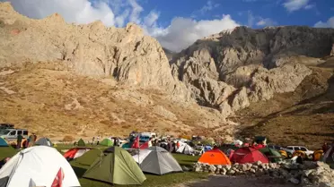 Cumhuriyetin 102. Yılında 102 Dağcı Emler Zirvesi'ne Tırmanıyor