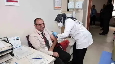 ERÜ'de Sağlık Çalışanlarına Grip Aşısı Uygulaması