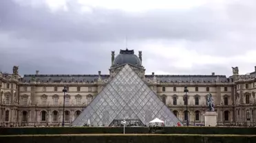 Olay iddia: Louvre Müzesi'ndeki değerli mücevherler Fransa Merkez Bankası'na taşındı