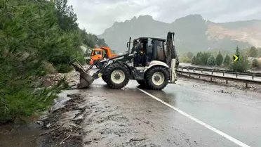 Bilecik'te Sel Sonrası D650 Karayolunda Temizlik Çalışması Yapıldı