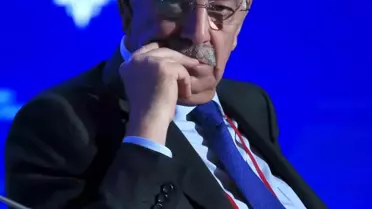 Pakistan Savunma Bakanı: Anlaşmaz olmazsa Afganistan'la savaş seçeneği var