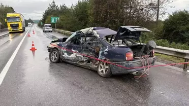 Hendek'te Otobüs ve Araç Çarpıştı: 1 Ölü, 2 Yaralı