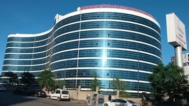 Tenis oynarken düştü, omzu ameliyatla düzeldi