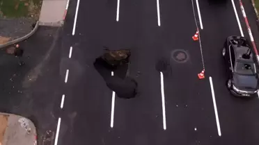 İstanbul'da Yağış Nedeniyle Yol Çöktü