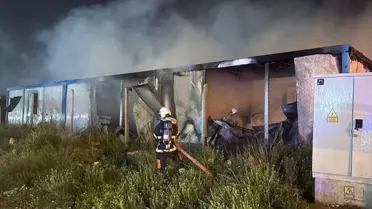 Hatay'da Yangın: Kullanılamaz Hale Gelen 2 Konteyner