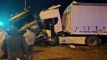Amasya'da Tır Kazası: 3 Yaralı