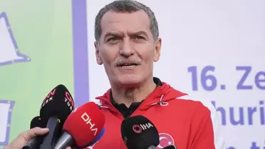 Cumhuriyet Koşusu'na Bakan Bak Katıldı