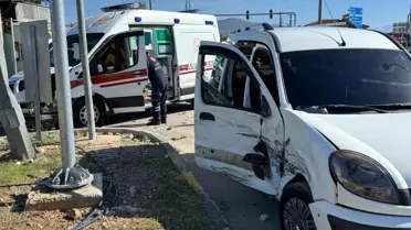 Fethiye'de Ambulans ile Araç Çarpıştı
