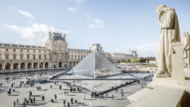 Louvre Müzesi'nden Hırsızlık: 88 Milyon Avroluk Mücevherler