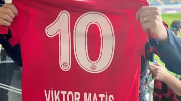 Büyükelçi Matis, Gençlerbirliği Maçını Ailesiyle İzledi