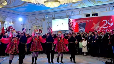 Moskova'daki Türk toplumu Cumhuriyet'in kuruluşunun 102. yılını kutladı