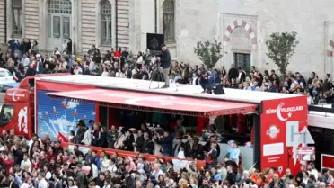 Türk Yıldızları Edirne'de Gösteri Uçuşu Yaptı