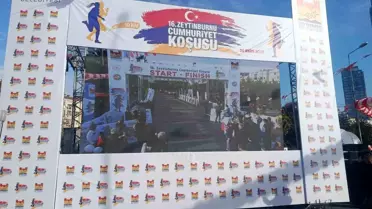 Zeytinburnu'nda Cumhuriyet Koşusu Coşkusu