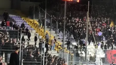 3. Lig'de olay! Tribündeki koltukları kırıp sahaya ve rakip taraftara attılar