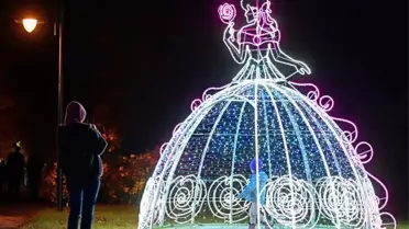 Varşova'da Işık Sergisi Ziyaretçileri Ağırlıyor