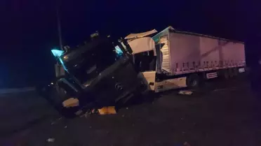 Suluova'da Tır Kazası: 3 Yaralı