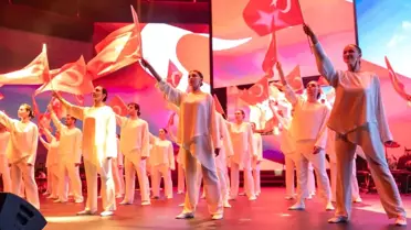 Cumhuriyet'in 102. Yılı Bahçeşehir Koleji'nde Kutlandı