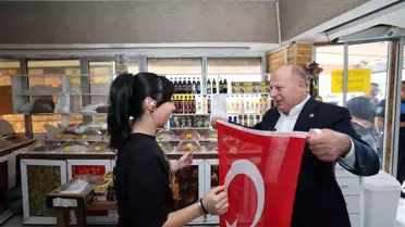 Başkan Demirçalı, Cumhuriyet Bayramı İçin Esnafa Türk Bayrağı Dağıttı