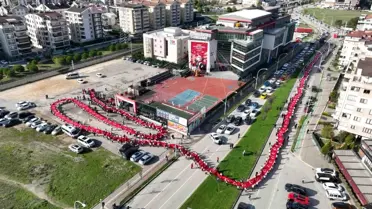 Bursa'da 500 Metrelik Dev Türk Bayrağı ile Cumhuriyet Korteji