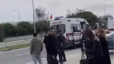 Büyükçekmece'de Otobüse Çarpan Kamyon 9 Yaralı