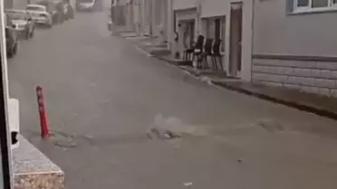 Çanakkale'de Sağanak Yağış Trafiği Vurdu