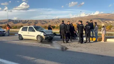 Erzincan'da Trafik Kazası: 2 Yaralı
