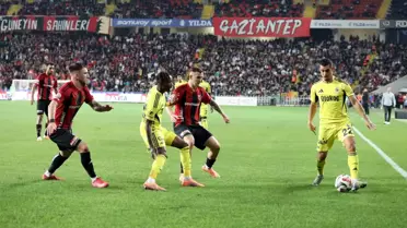 Fenerbahçe, Gaziantep FK'yı 4-0 Mağlup Etti