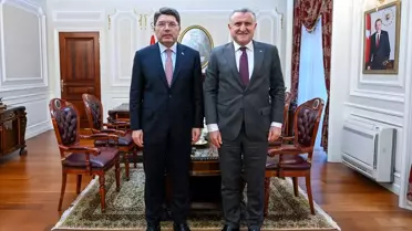 Bakan Bak, Adalet Bakanı Tunç'u Ziyaret Etti