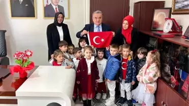 Bozüyük'te Bayrak Zinciri Takdim Edildi